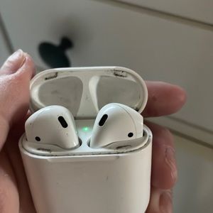 Apple AirPods